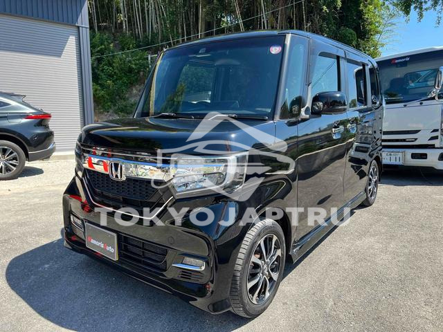 HONDA N-BOX CUSTOM
