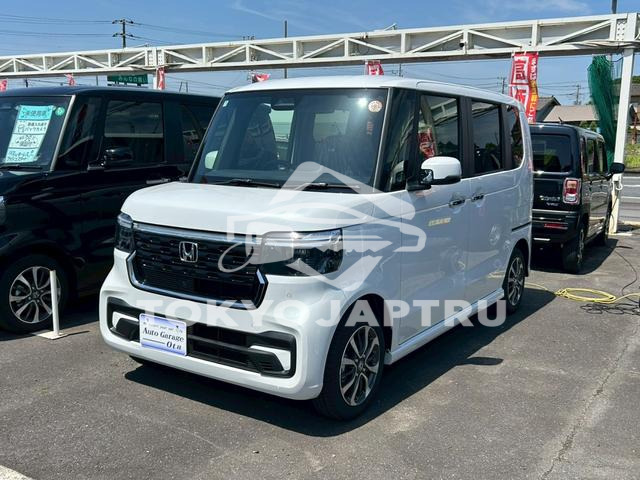 HONDA N-BOX CUSTOM