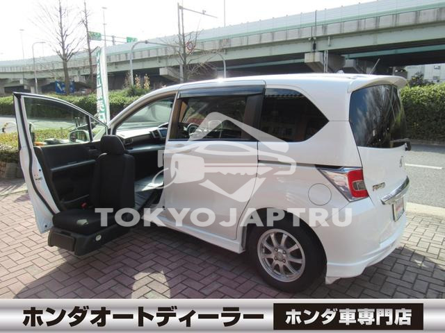 HONDA FREED HYBRID